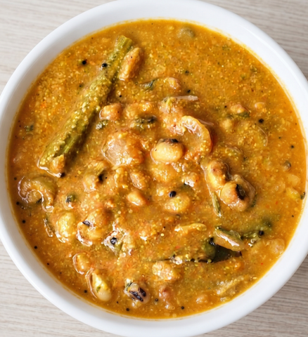 Karamani Kuzhambu (black eyed peas)