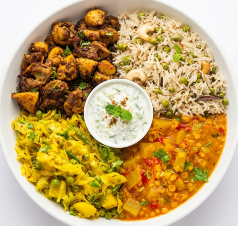 Tawa Chicken, Lauki Chana Daal, Aloo Patta Gobi & Matar Pulao Bowl