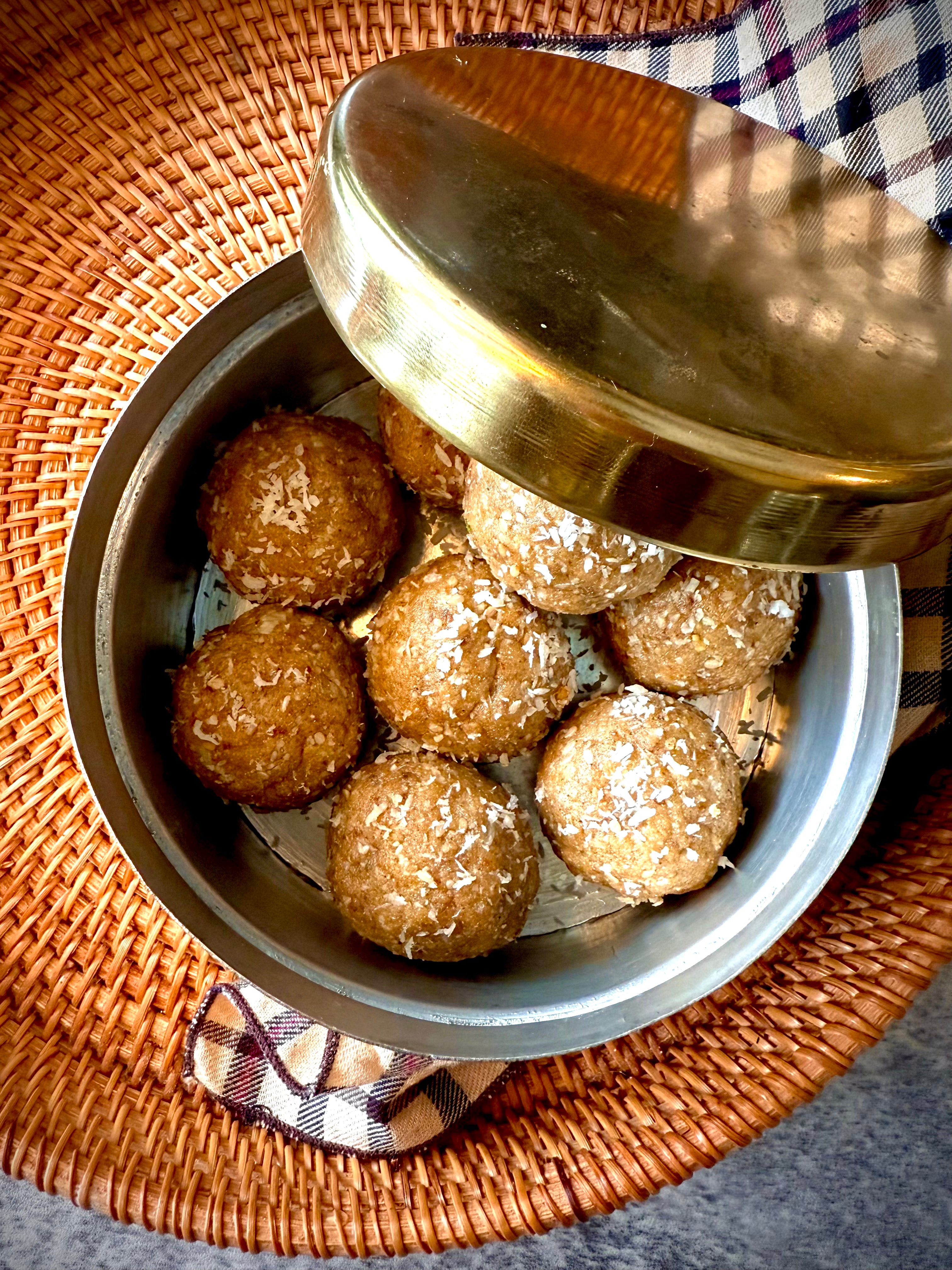 Besan Millet Laddoo ( 6pc)