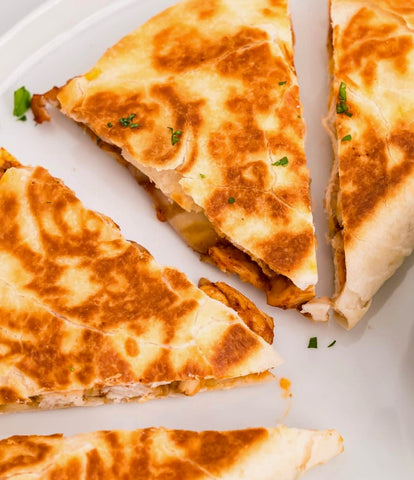 Chicken Quesadilla w/elote (SL)
