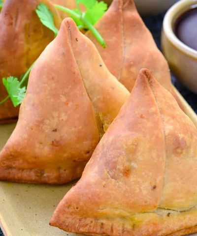 NEW! Air fried Veg Protein Samosas ( 4 pcs) w/chutney